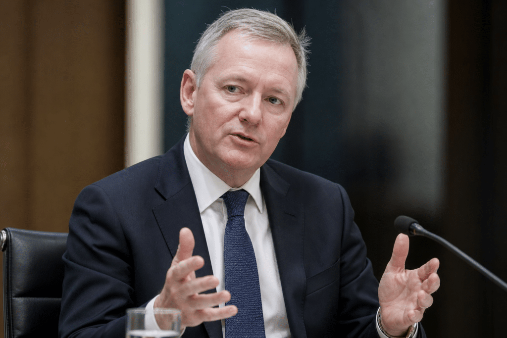 Cowan Warns Against Rushed BBL Privatisation