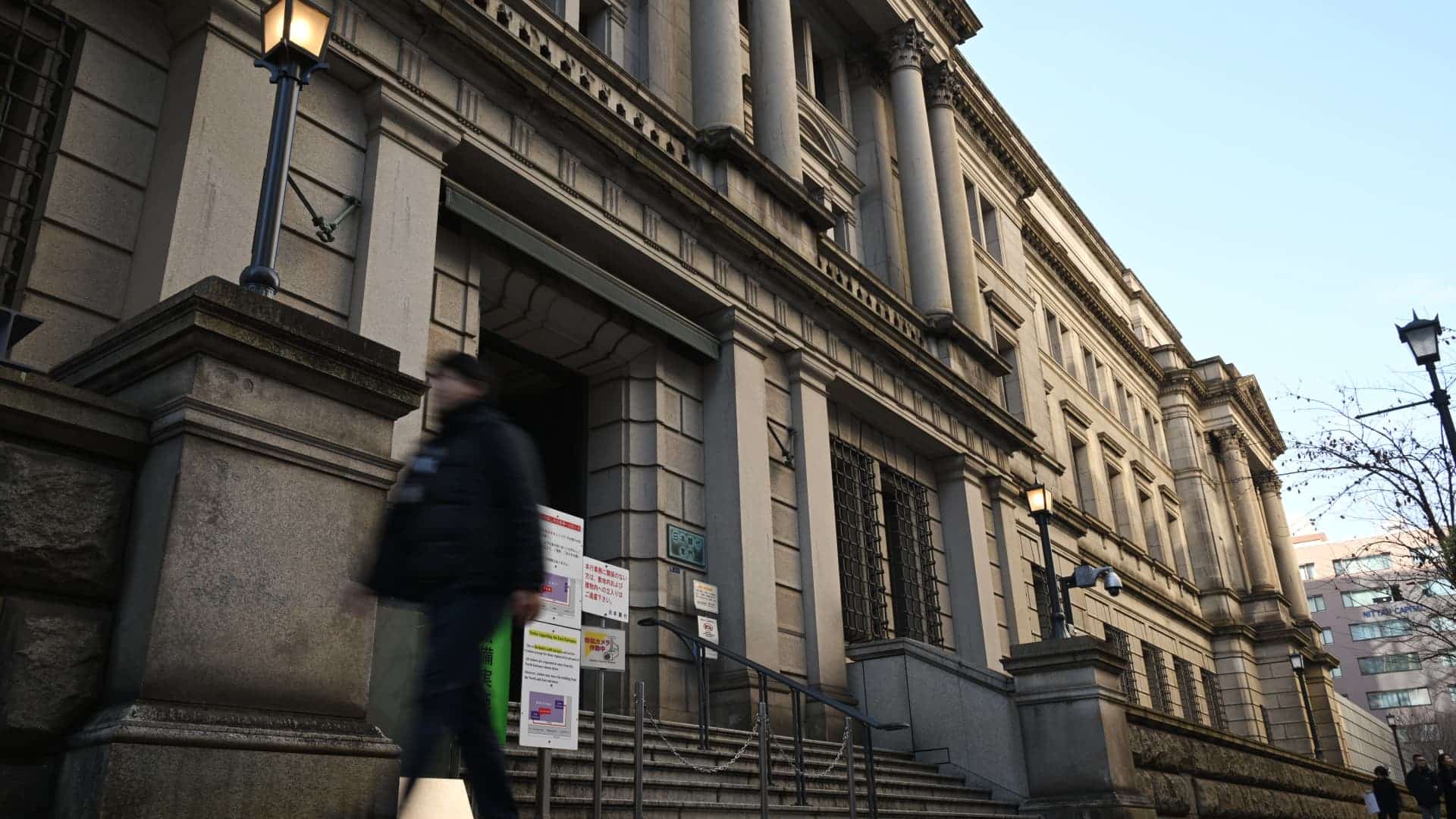 BOJ Holds Rates, Declares Inflation Target Met