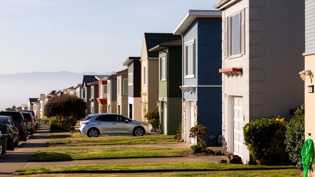 Mortgage Rates Ease, but Applications Continue to Decline