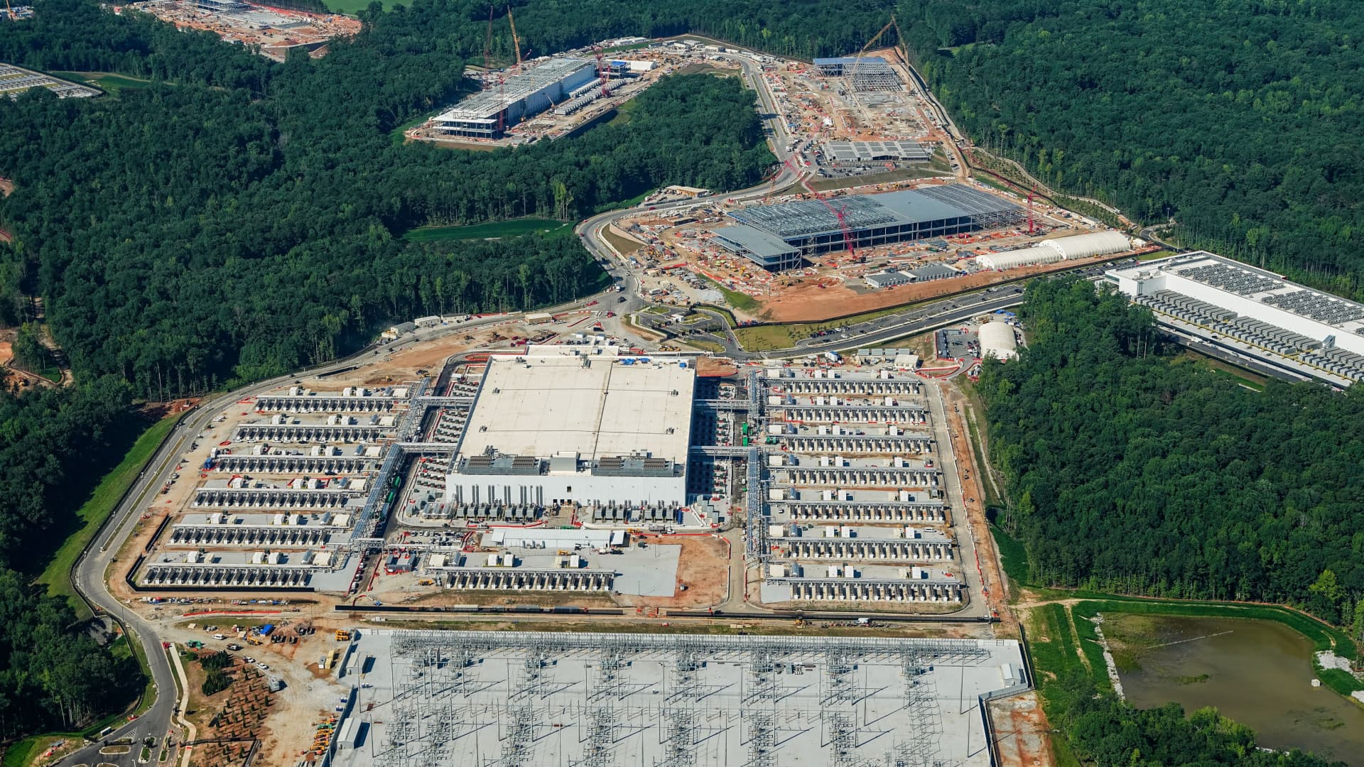 Wall Street Expands Data Center Investment Offerings