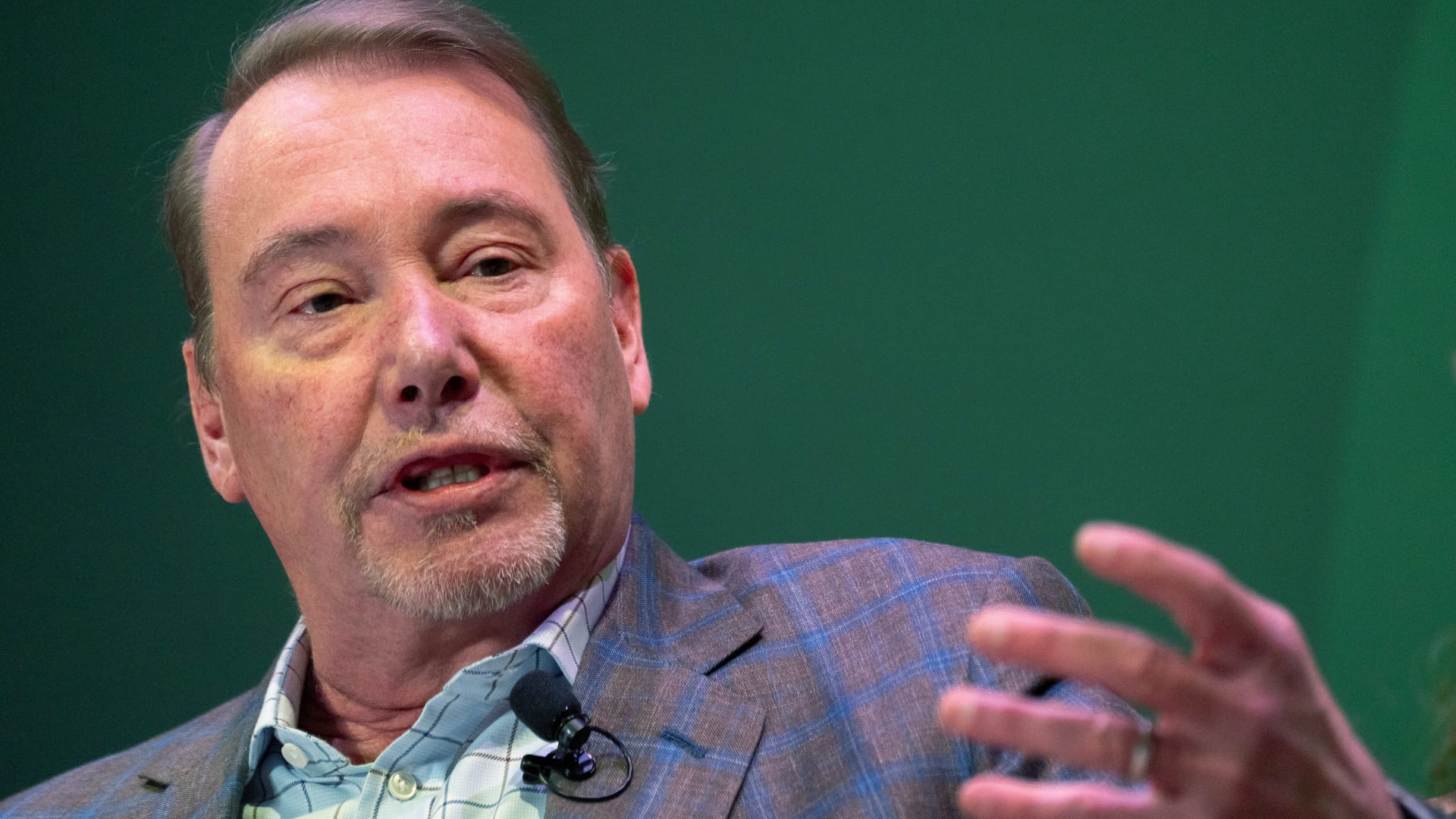 Gundlach Questions Fed’s Decision to Hold Rates Steady