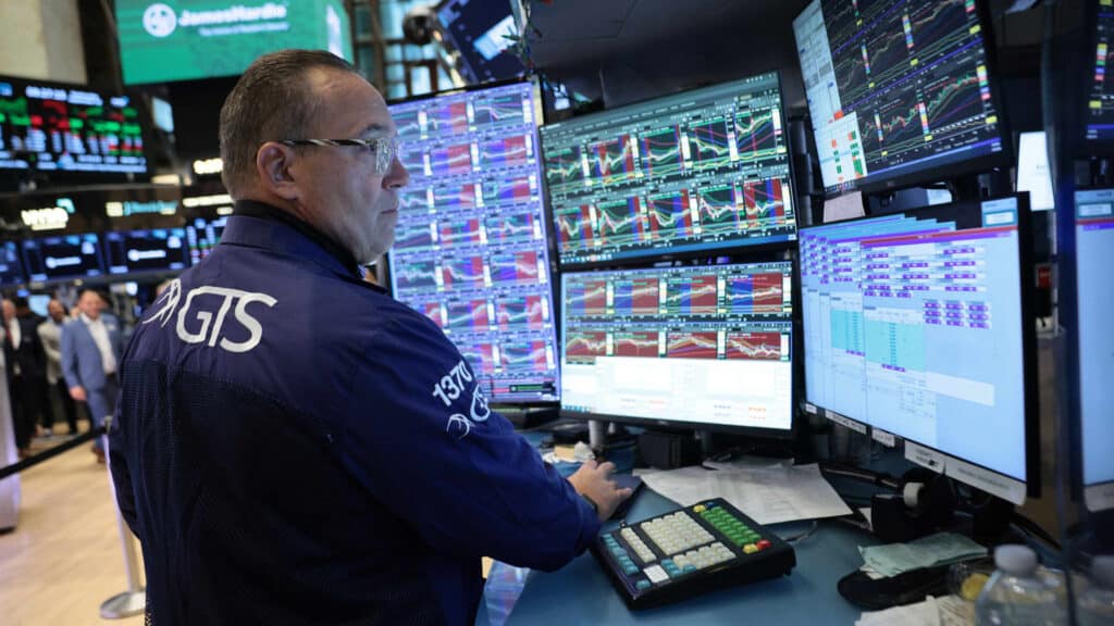 Treasury Yields Reverse as Investors Await More Inflation Data