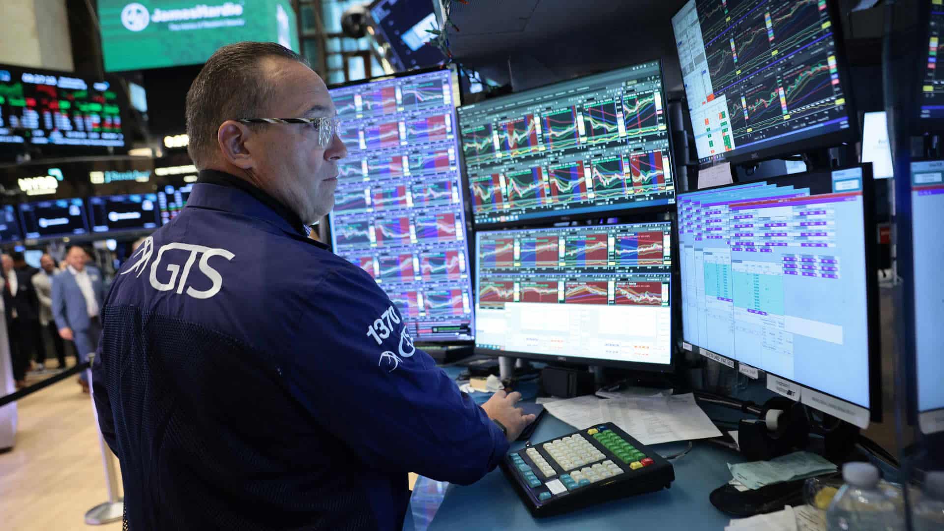 Treasury Yields Reverse as Investors Await More Inflation Data