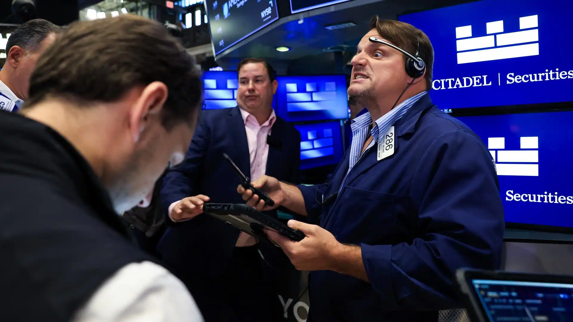 Treasury Yields Edge Lower Before Housing Data