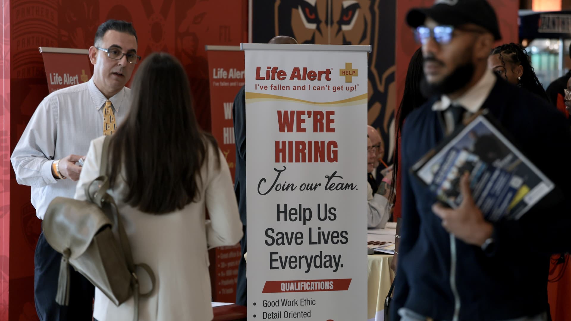 September Jobs Growth Misses Forecast as Unemployment Rises