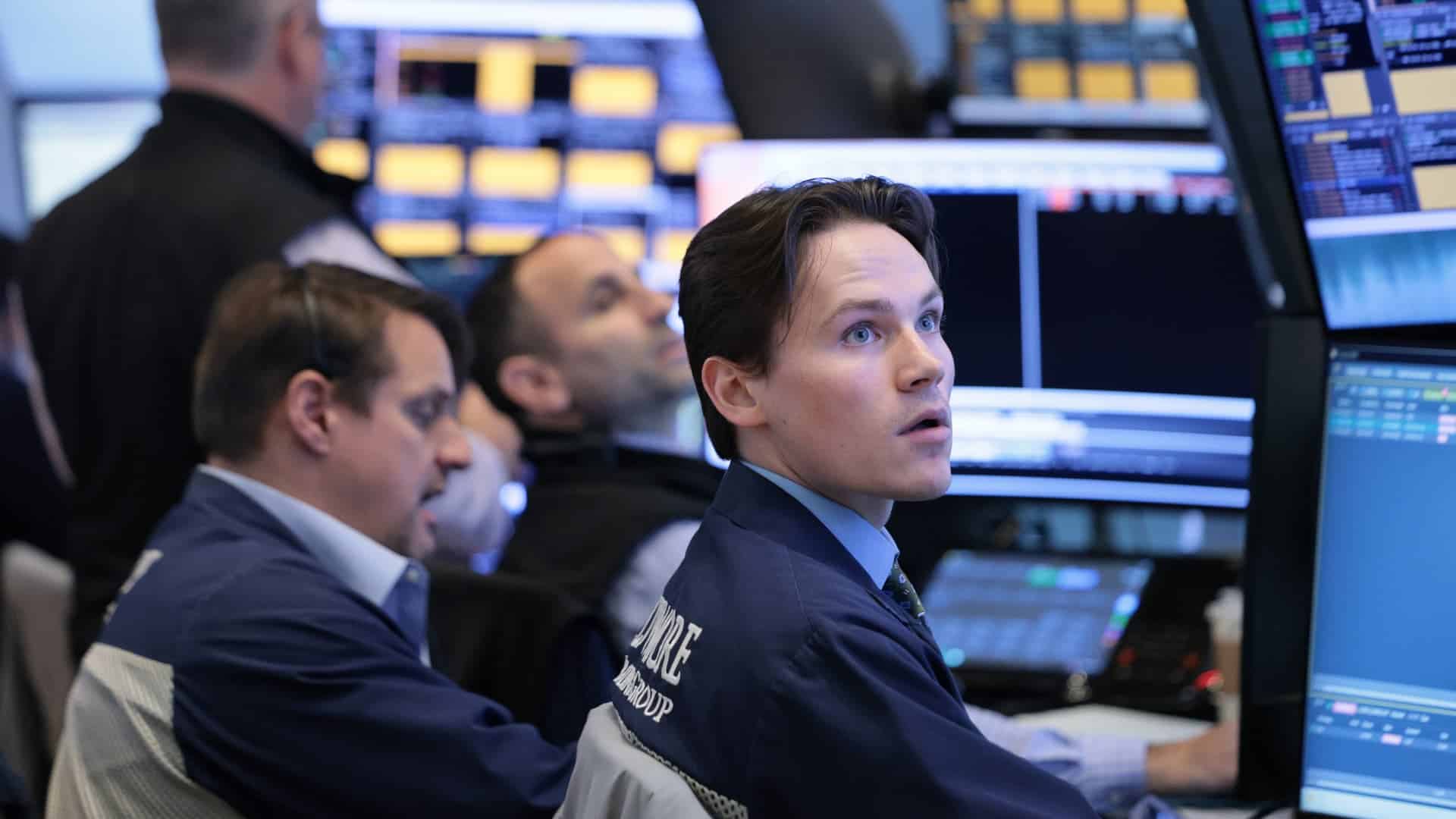 AI Sell-Off Deepens as Inflation Data Spurs Rotation