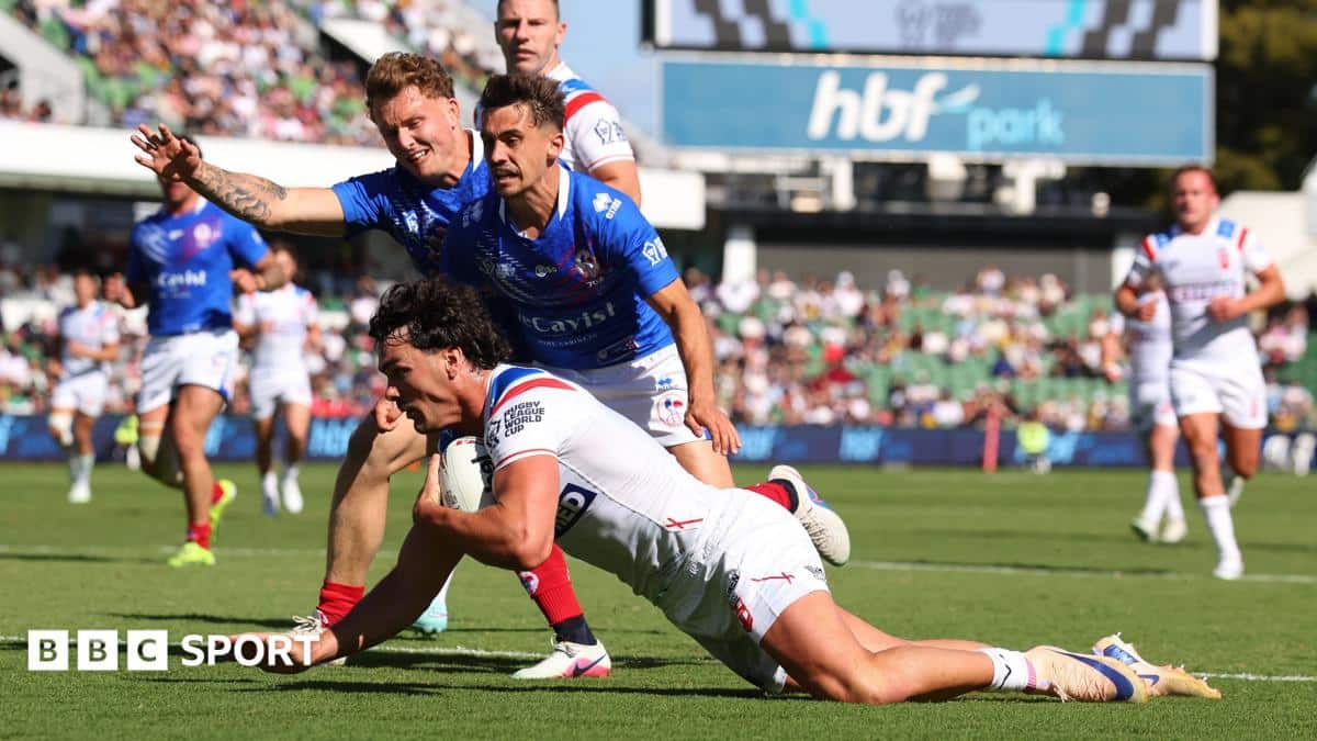 England crush France to preserve semi-final hopes