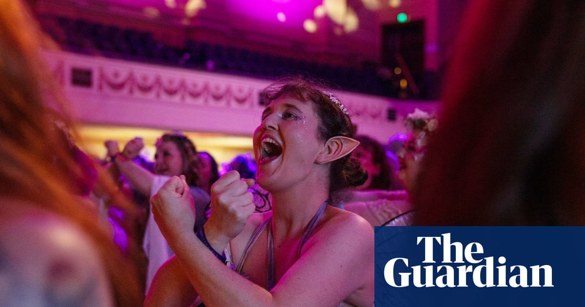 Melbourne’s Starfall Ball Draws Fairies and Dark Hunters