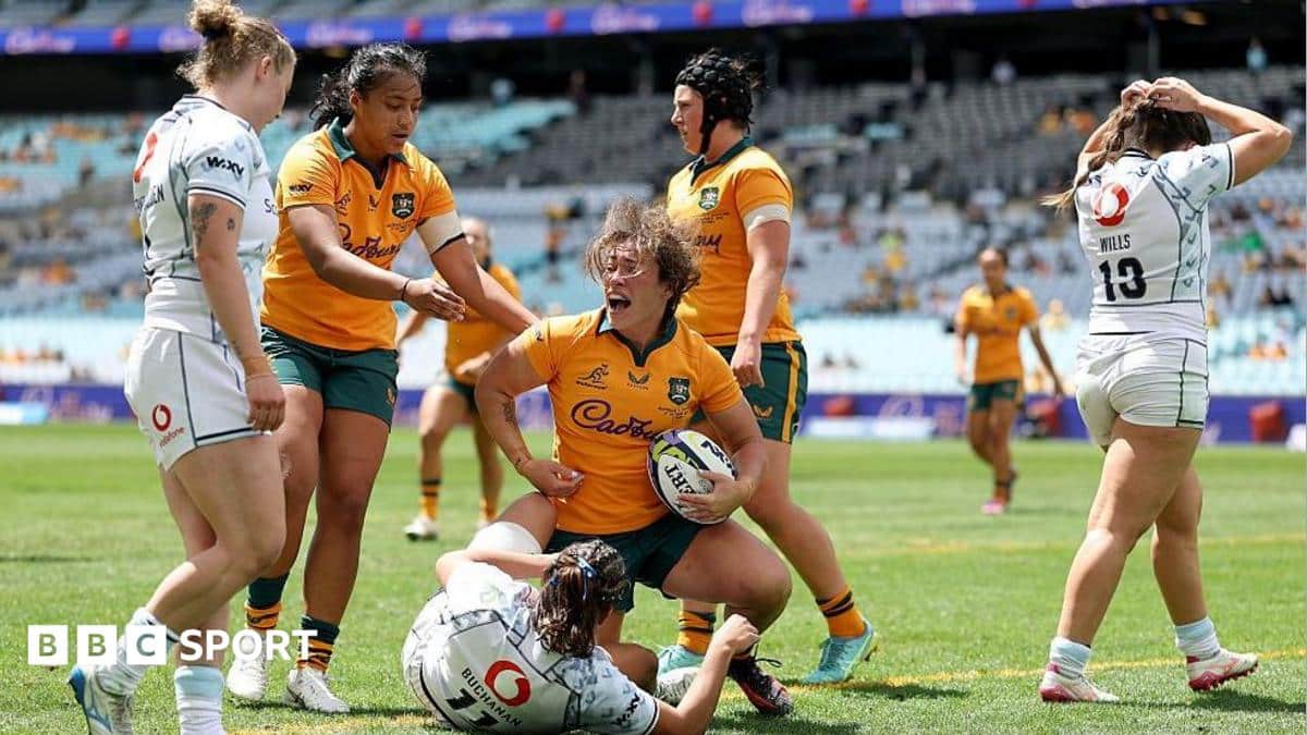 Australia score eight tries in Scotland defeat