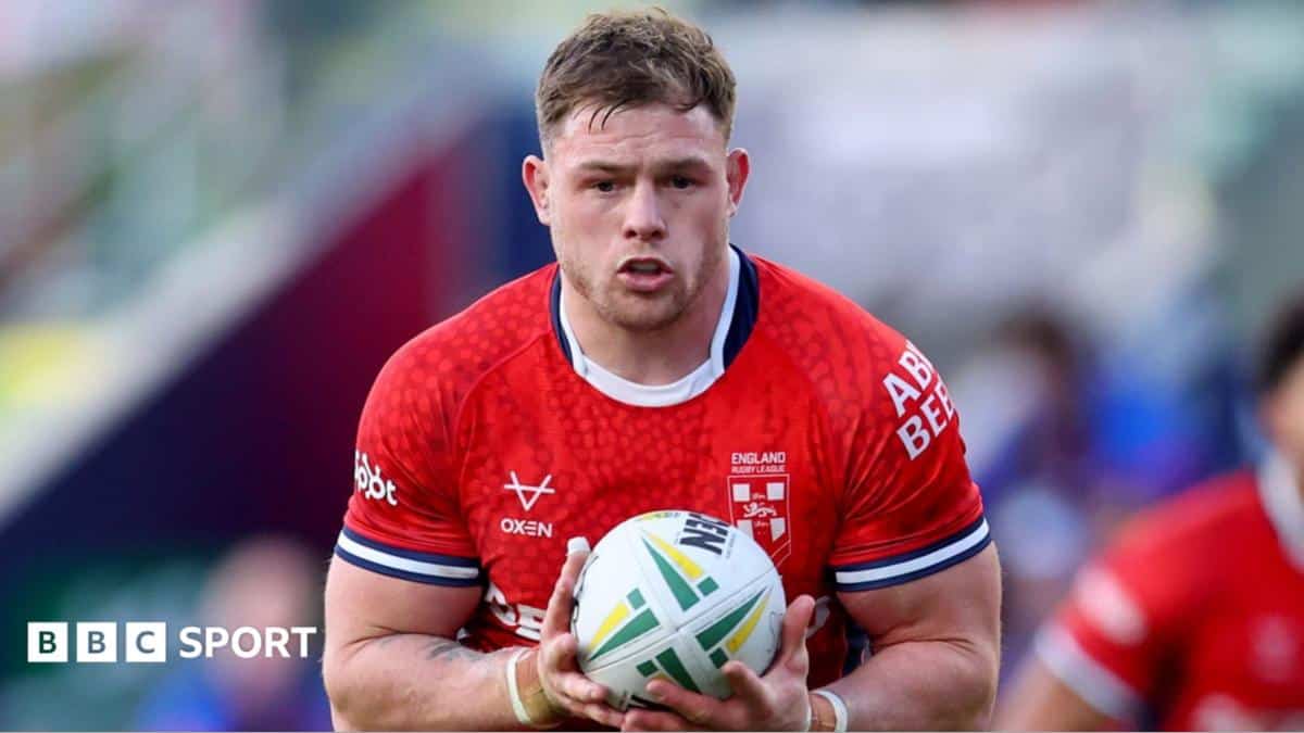 Litten and Knowles start for England against PNG