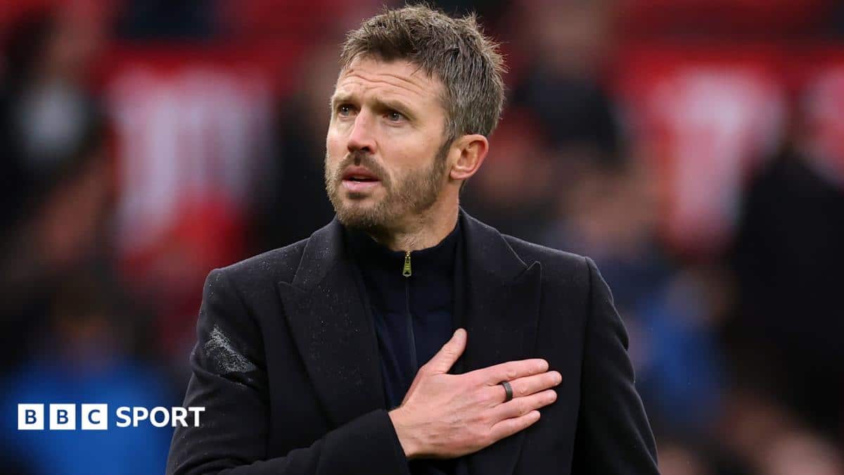 Manchester United retain Carrick for Chelsea trip