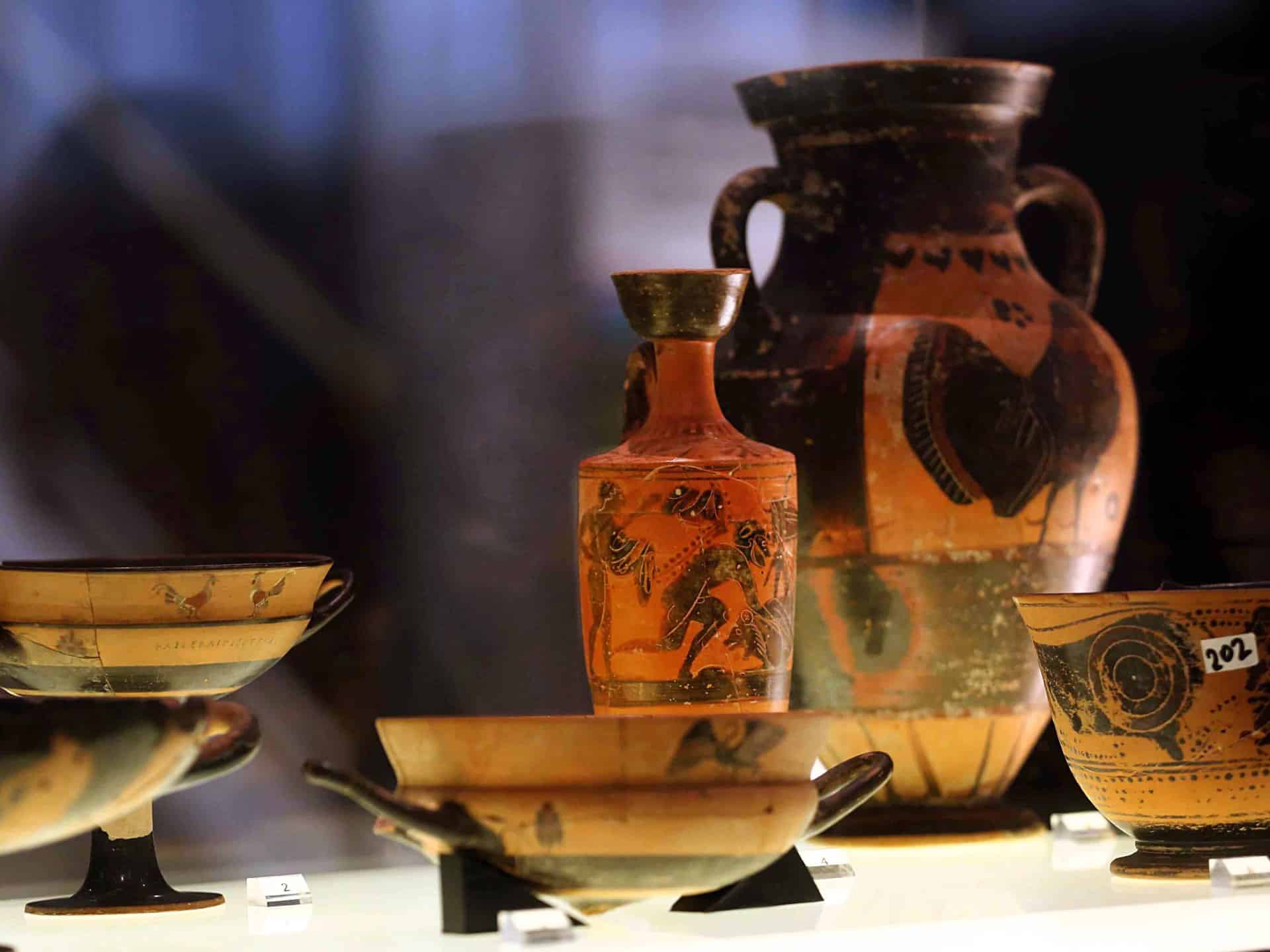 Israel returns 22 ancient artefacts to Greece