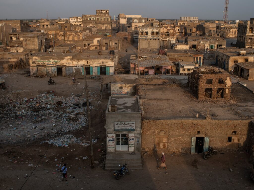 Residents Remain in Houthi-Held Mocha