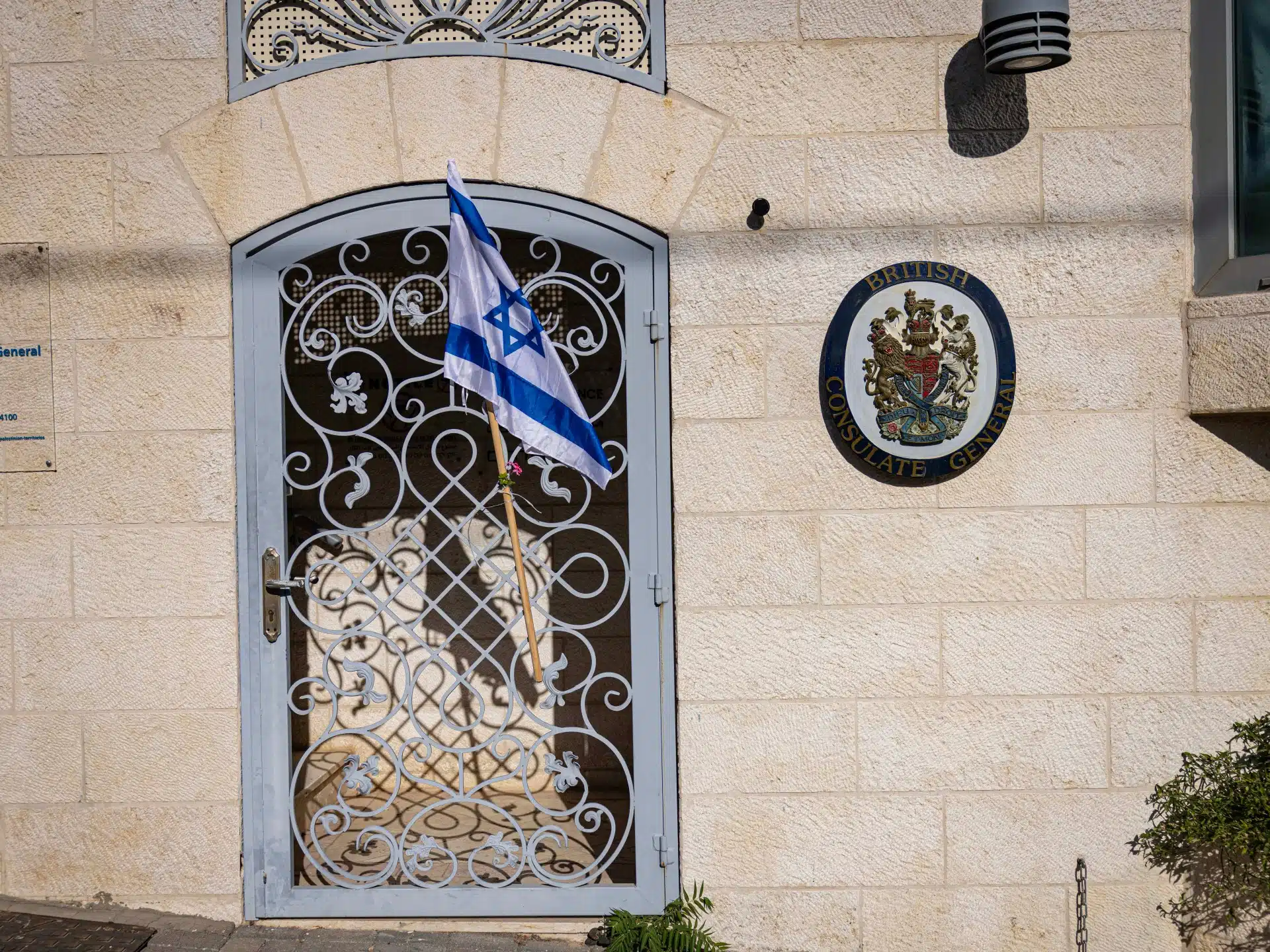 UK Mission Deal Eases Jerusalem Consulate Standoff