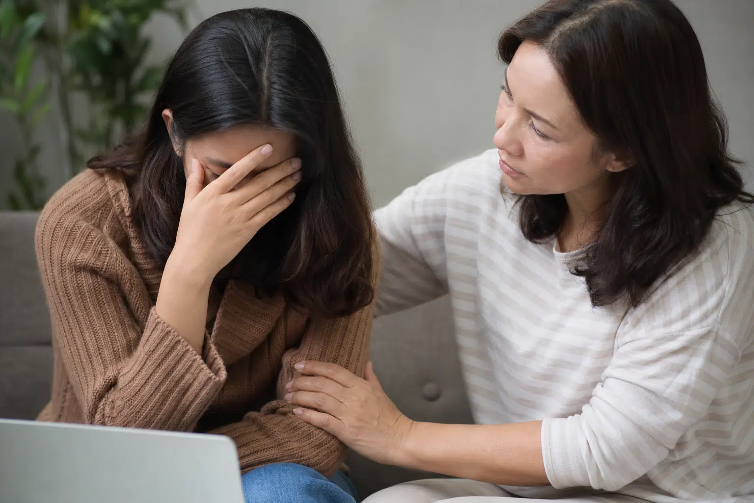 AFP Chief Urges Human Support for Online Abuse Victims