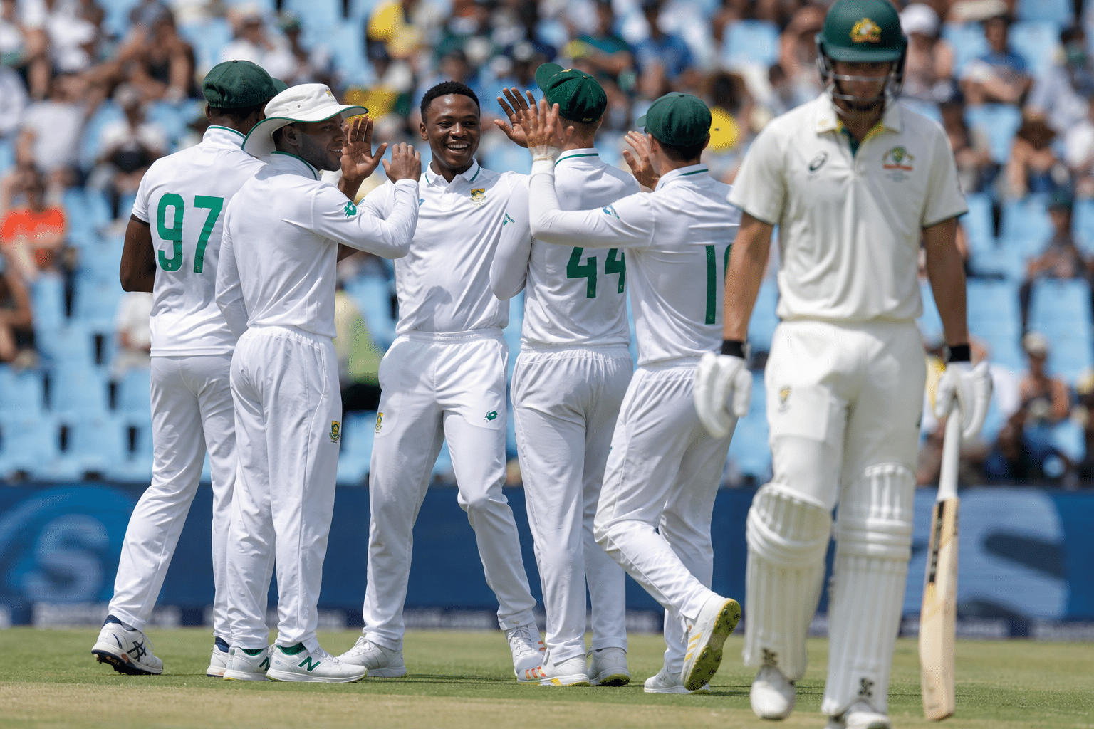 South Africa Lead Australia in Second Test