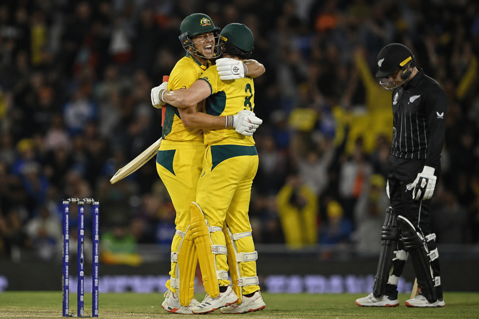 Australia Beats New Zealand by Two Wickets