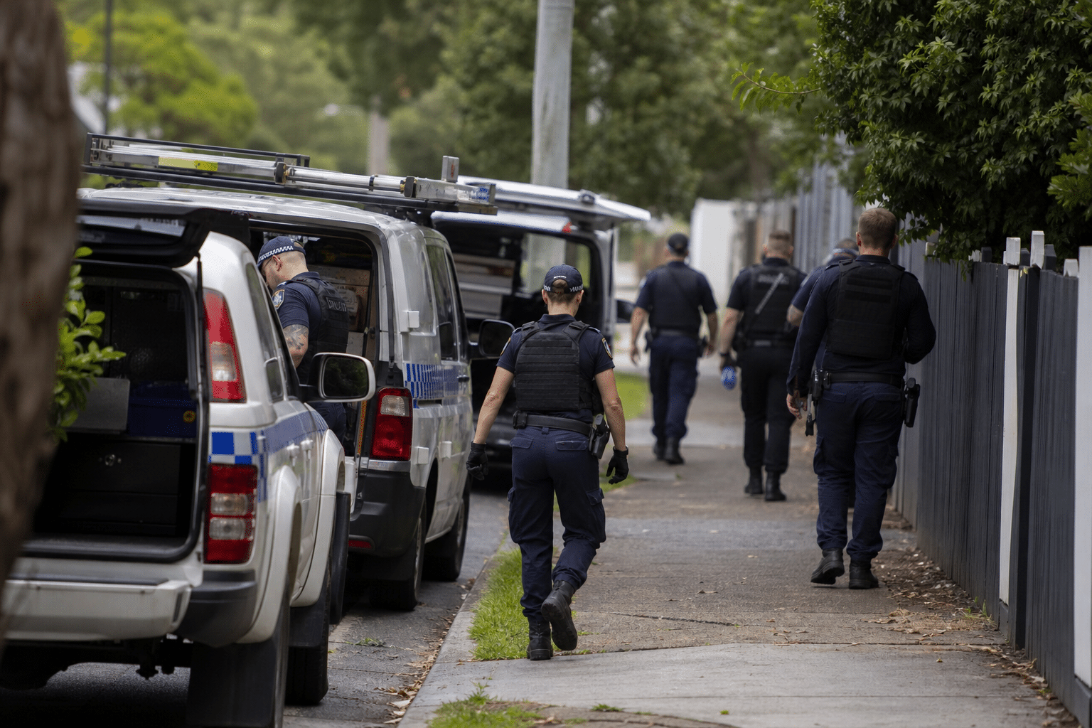 Search continues after Dulwich Hill shotgun threat