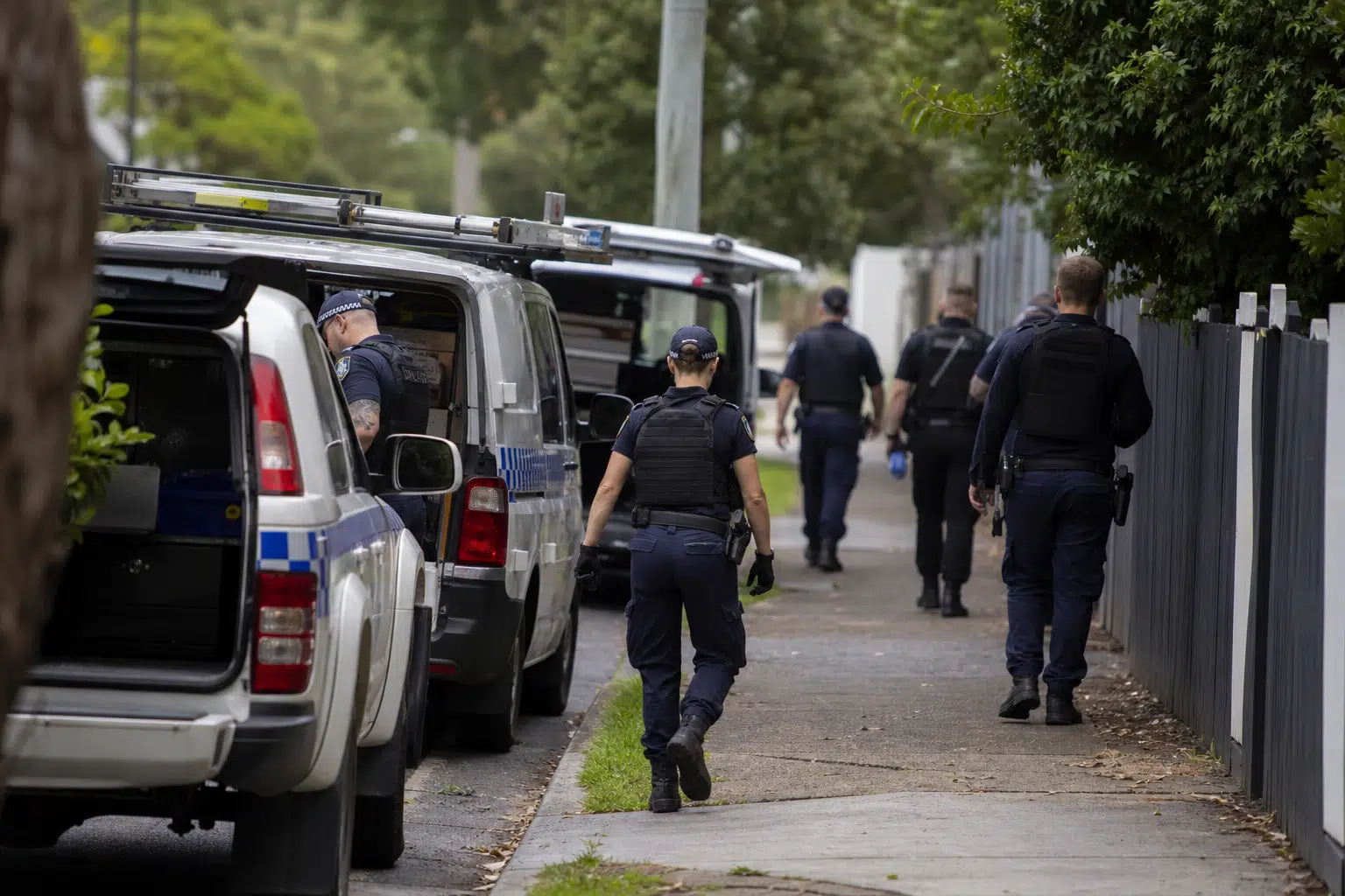 Search continues after Dulwich Hill shotgun threat