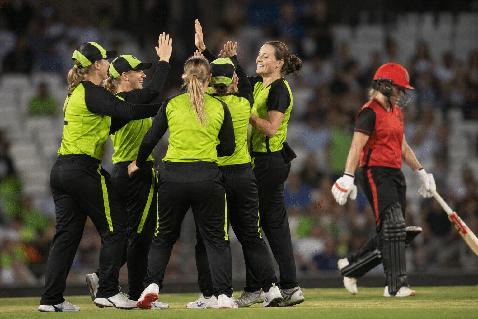 Sydney Thunder Thump Renegades in WBBL Opener