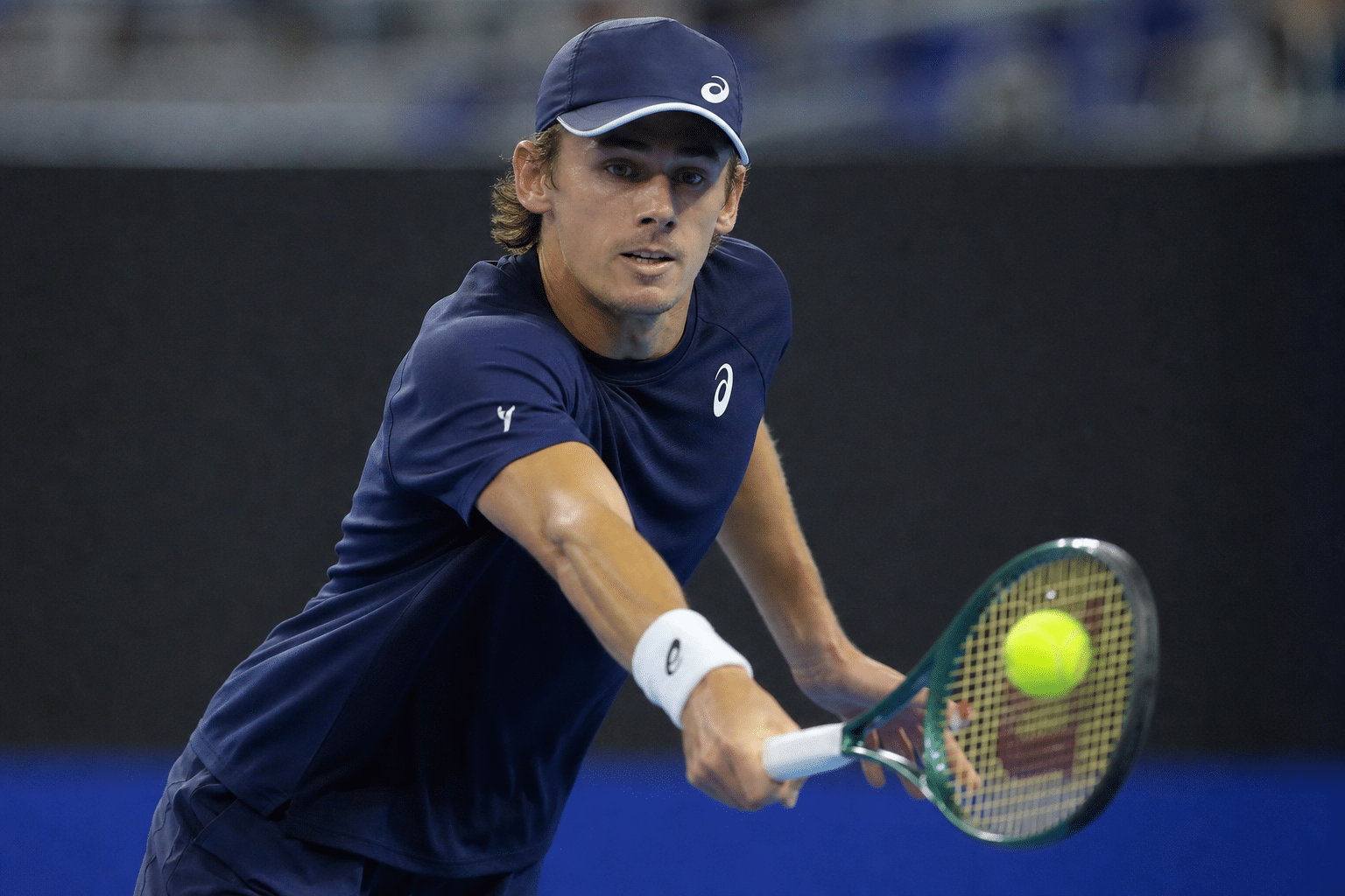 De Minaur survives Halys to reach Beijing quarterfinal