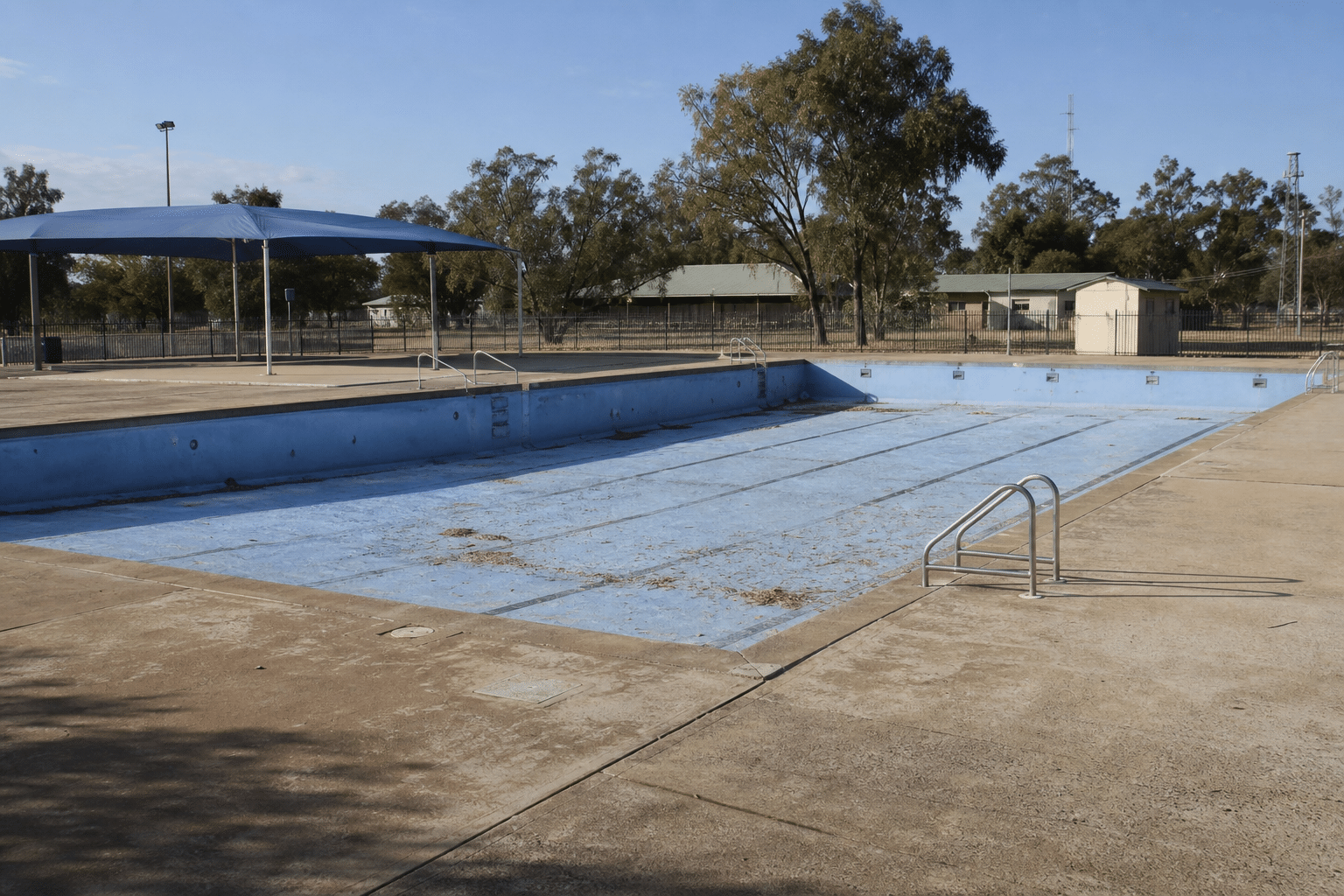 Walgett pool closure leaves town without summer swimming